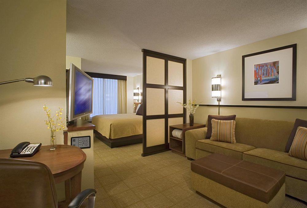 Hyatt Place Reno/Tahoe Airport Hotel Room photo